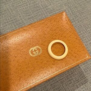 Cream/White Gucci Interchangeable Bezel